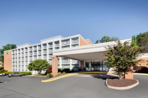 Гостиница Holiday Inn University Area Charlottesville, an IHG Hotel  Чарлоттсвилл